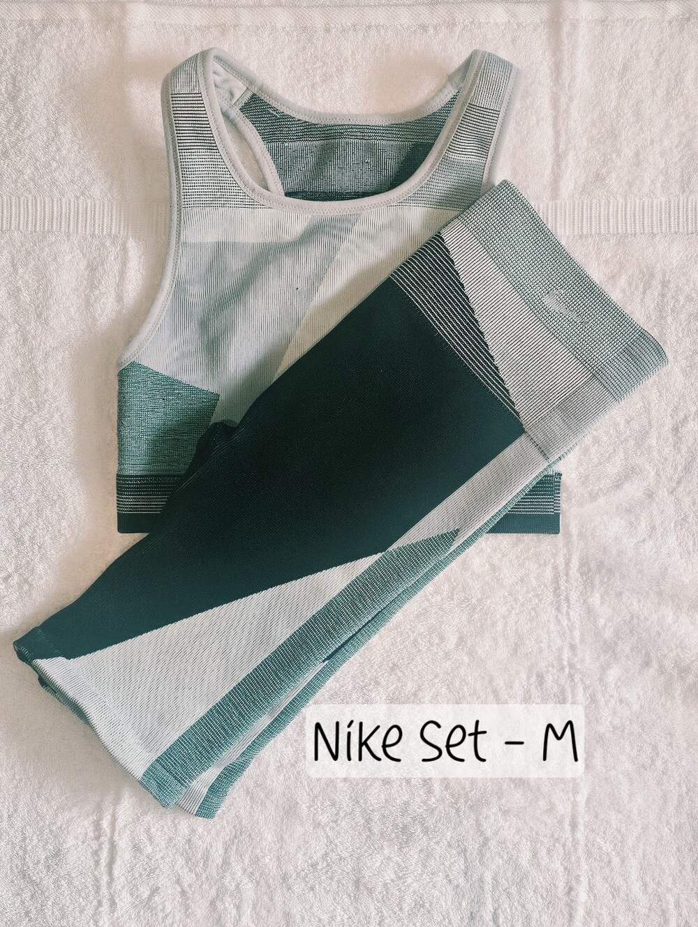 Nike Green and Black Women's Colorblock Active Set